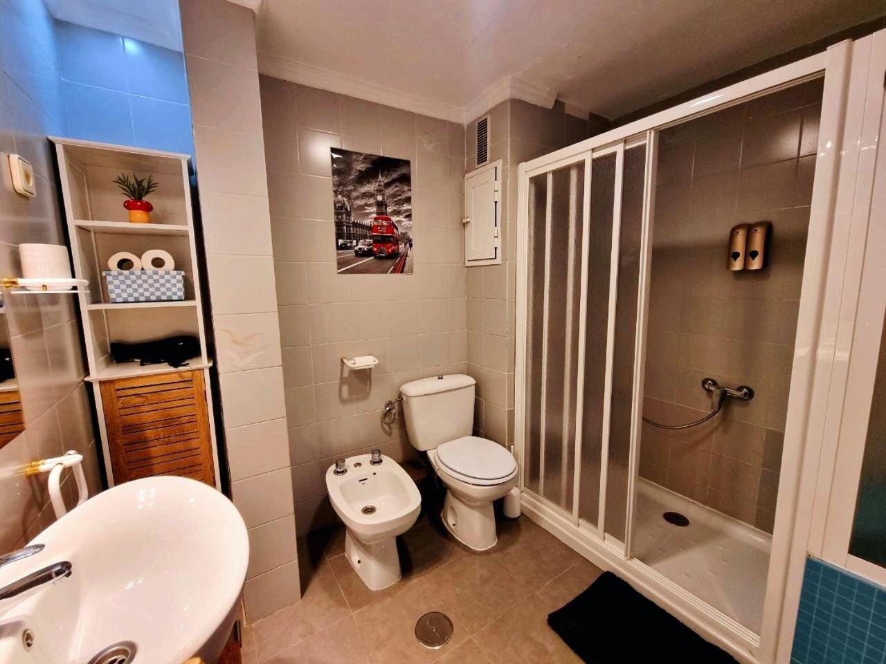 Malaga Vialia Deluxe Apartamento Exterior foto